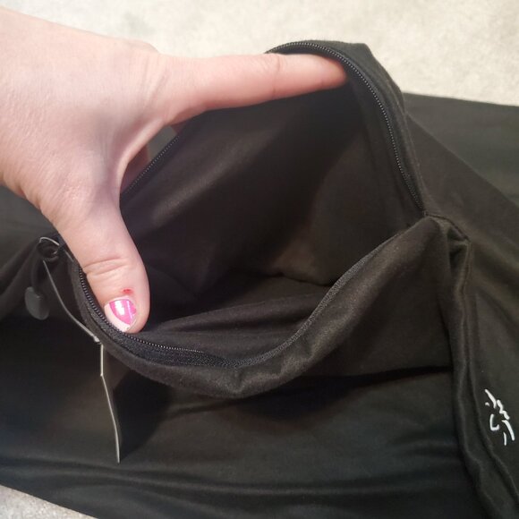 NEW BEYOND YOGA Zipper Pocket Infinity Scarf Soft Stretch Lightweight Black - Picture 5 of 9